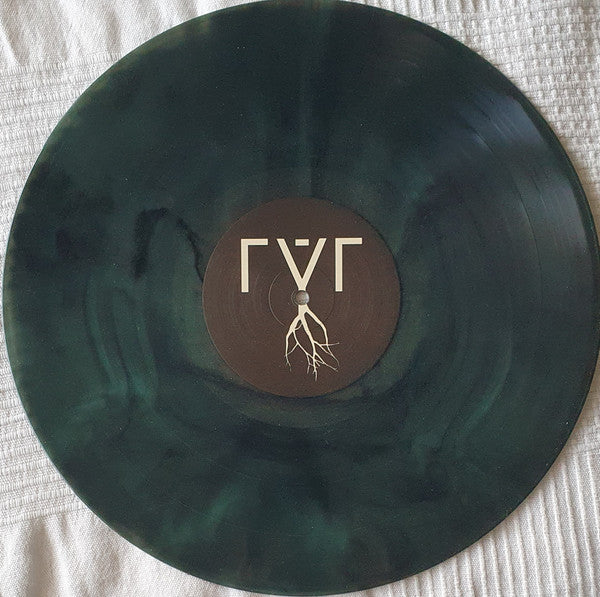 rýr – Left Fallow